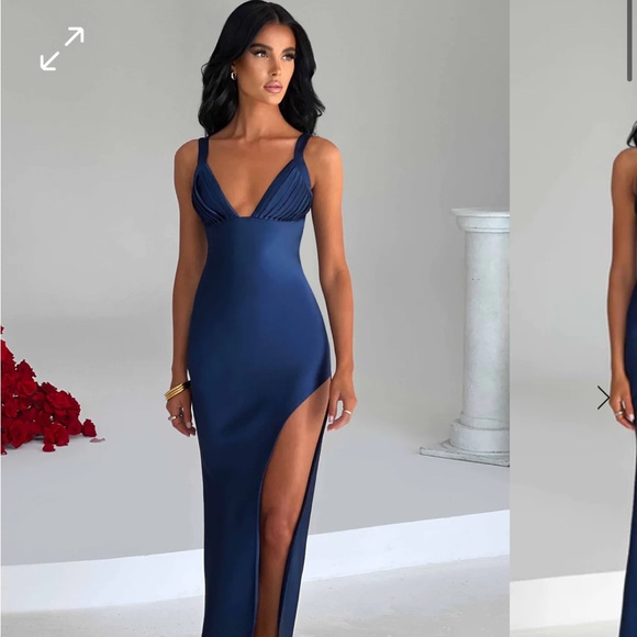 Navy blue gown - Picture 2 of 7